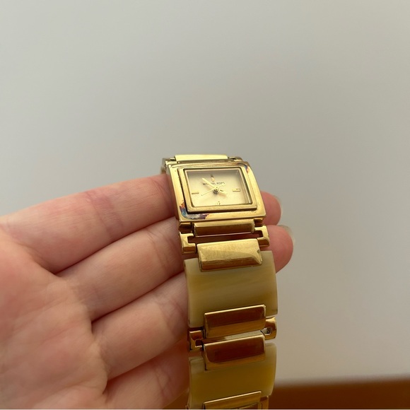 Michael Kors Gold and Shell Links Watch - Picture 6 of 13